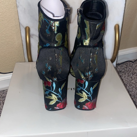 Cute Marc Fisher multi color booties - Picture 3 of 4